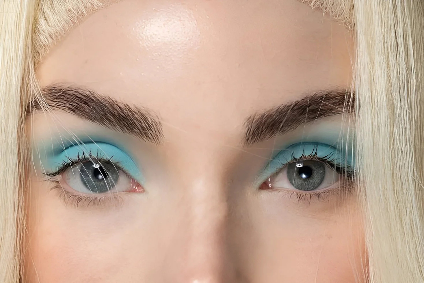 THE BRIGHT EYE SHADOW TREND
