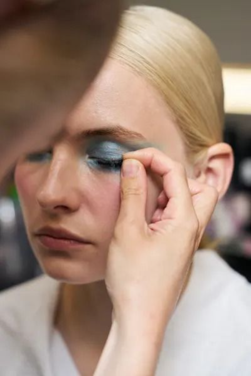 CREATING THE PERFECT SUMMER DENIM EYES
